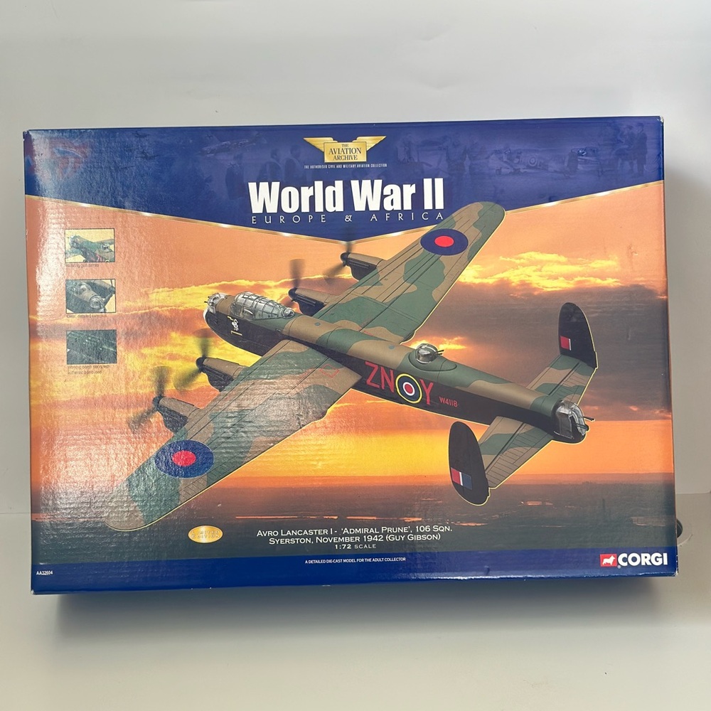 RARE Corgi 1/72 Boeing B-17F Flying Fortress Memphis Belle AA33301 WW2 Plane
